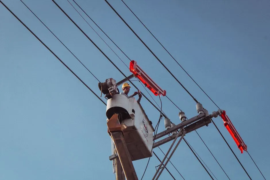 Experienced emergency electrical repair professionals at work